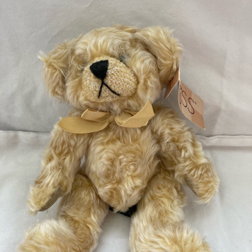 NWT Russ Berrie Collectible Bear Cosgrove